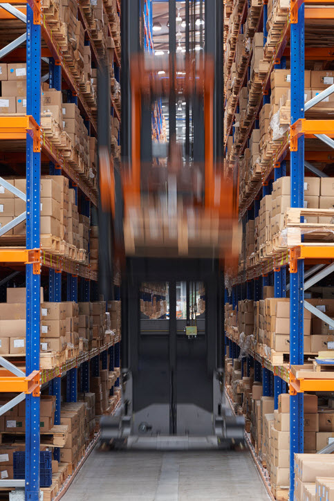 Very narrow aisle VNA scanning
